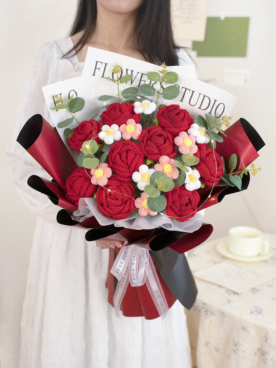 Red Hand-woven Wool Bouquet Mixed Artificial Flower Exquisite FINISHED PRODUCT