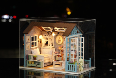 wooden dollhouse (a wide range of options)