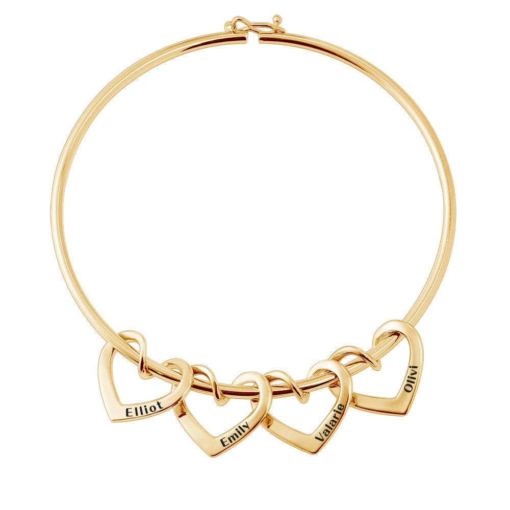 custom bracelet with 4 engraved name heart-shaped rings. gold / butterfly clasp