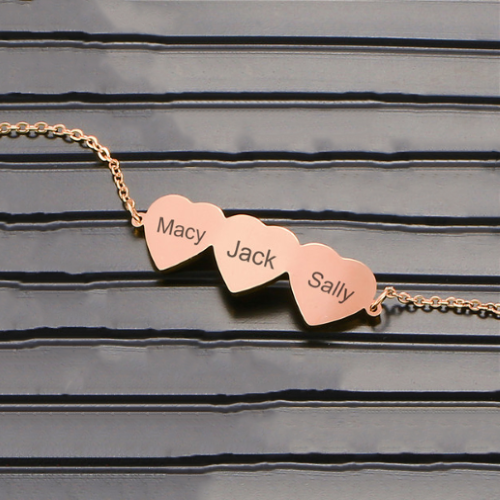 custom heart-shaped nameplate bracelet rose gold / three hearts