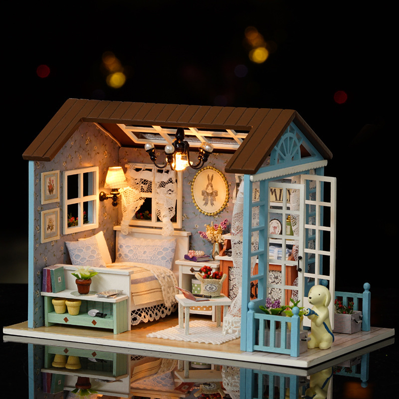 wooden dollhouse (a wide range of options)