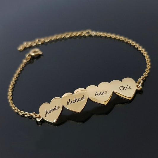 custom heart-shaped nameplate bracelet gold / four hearts