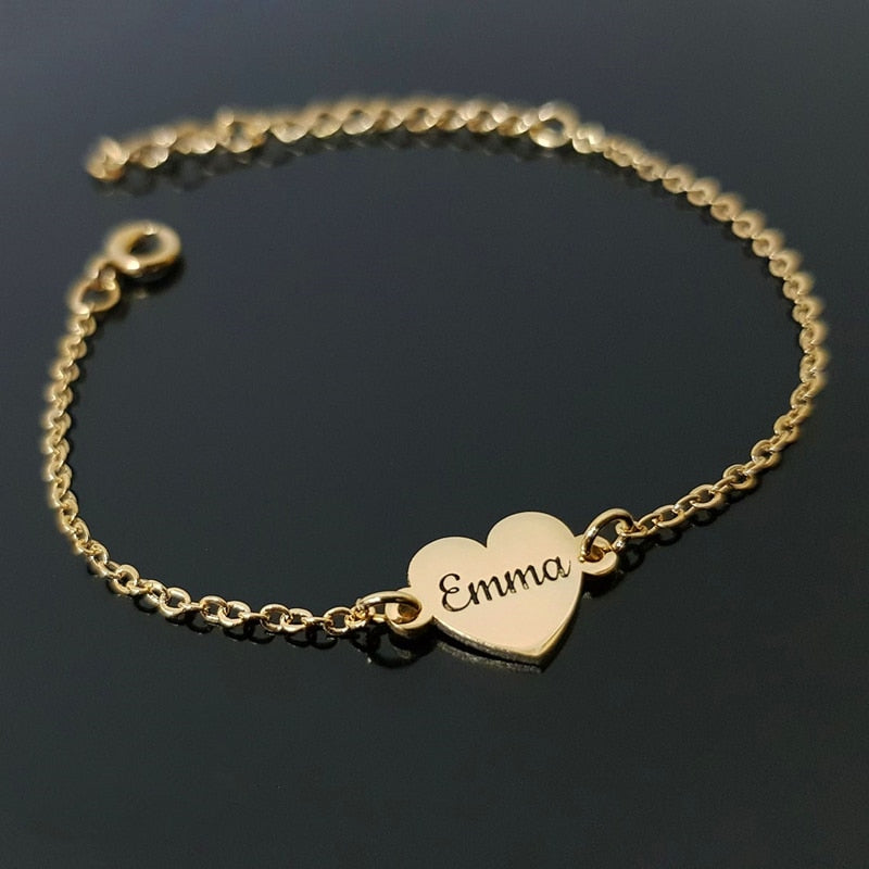 custom heart-shaped nameplate bracelet gold / one heart